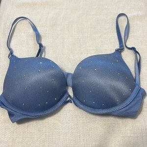 Victoria’s Secret Miraculous Plunge push-up bra 32A